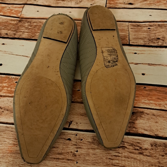 H&M sage green quilted flats - Picture 6 of 8